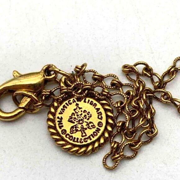 IOB The Vatican Library Collection Gold Tone St. Patrick Cameo Locket Necklace - Picture 5 of 9